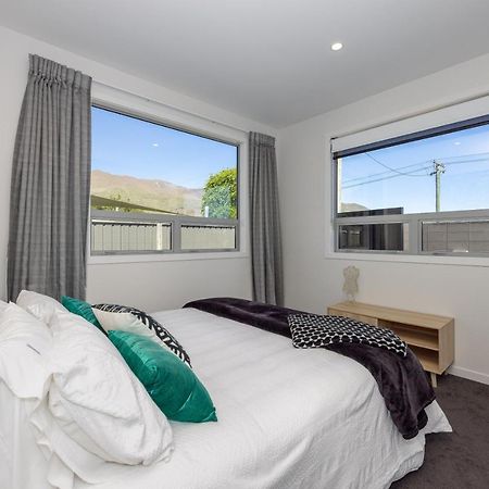 Prime Location On Warren St - 3 Bedroom Town House Wanaka Kültér fotó