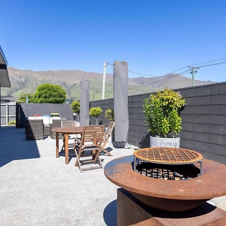 Prime Location On Warren St - 3 Bedroom Town House Wanaka Kültér fotó