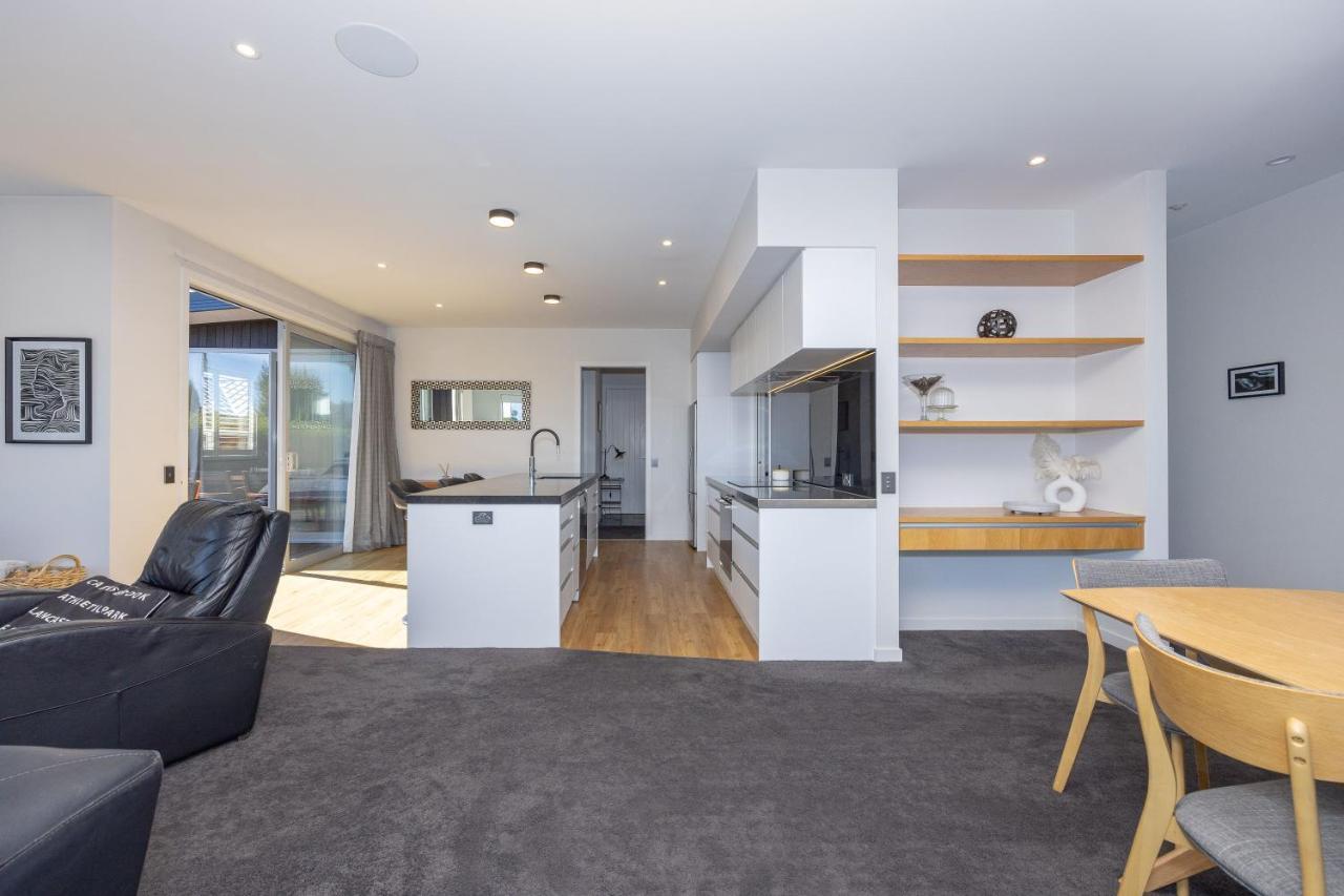 Prime Location On Warren St - 3 Bedroom Town House Wanaka Kültér fotó