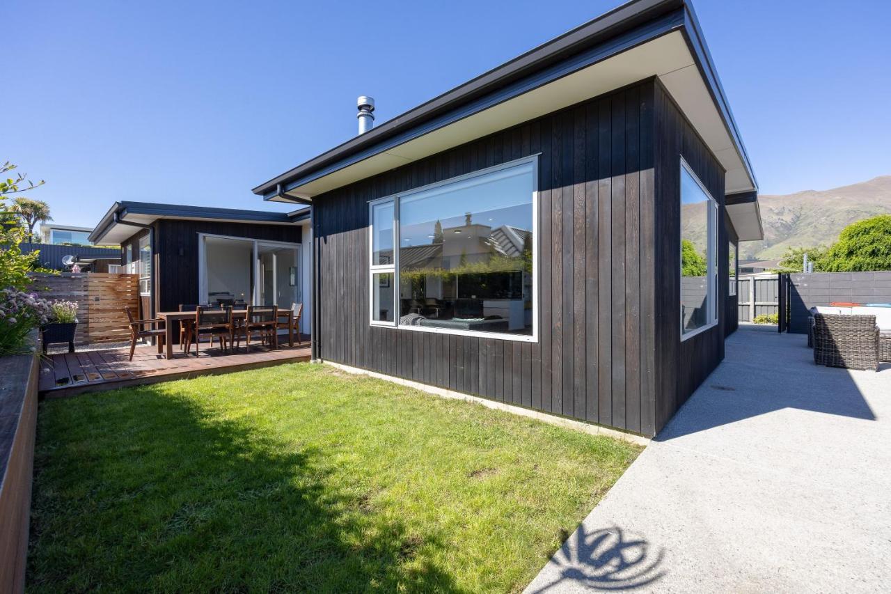 Prime Location On Warren St - 3 Bedroom Town House Wanaka Kültér fotó